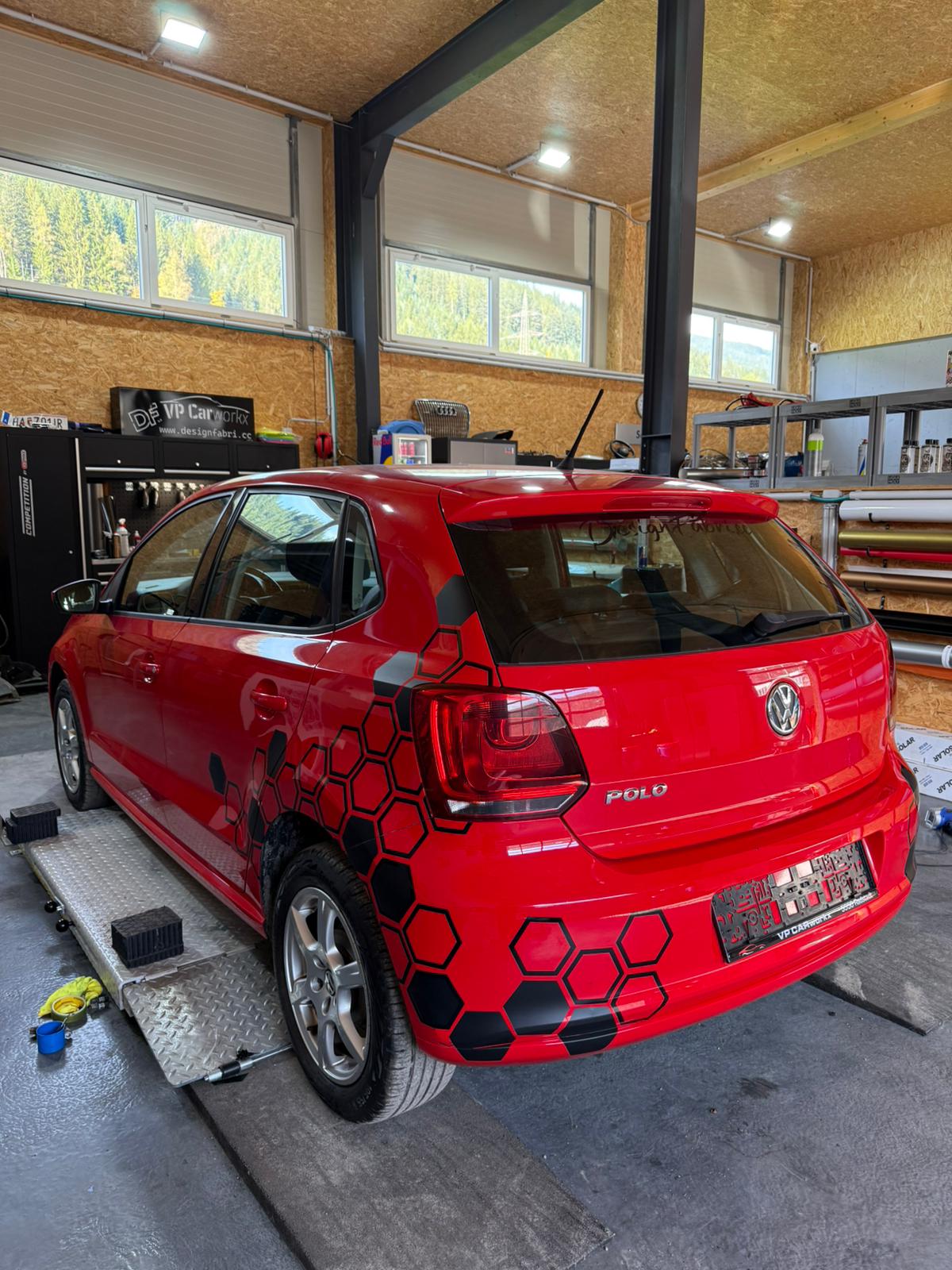 VW Polo Honeycomb Designfolierung Seite