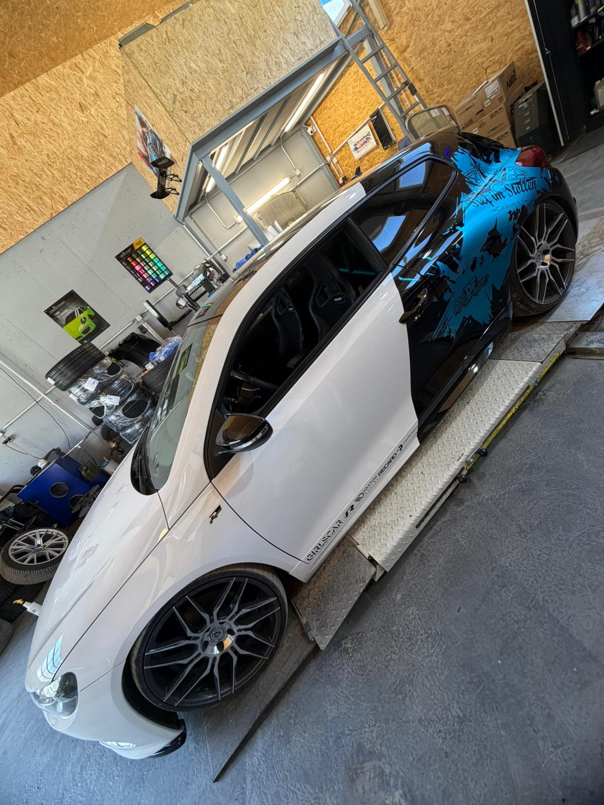 Seat Carbon Teilfolierung